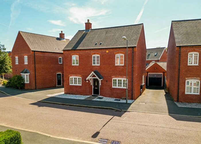 4 Bedroom Detached House For Sale In Calville Gardens, Aylesbury, HP18