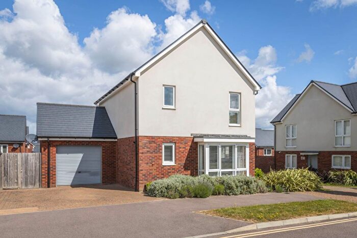 3 Bedroom Detached House For Sale In Herald Gardens, Tunbridge Wells, TN2