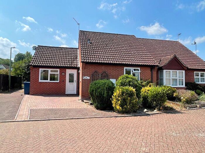 2 Bedroom Bungalow For Sale In Shetlands, Stanton, IP31