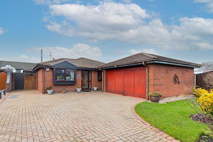 4 Bedroom Detached Bungalow For Sale In Dale Avenue, Longton, PR4