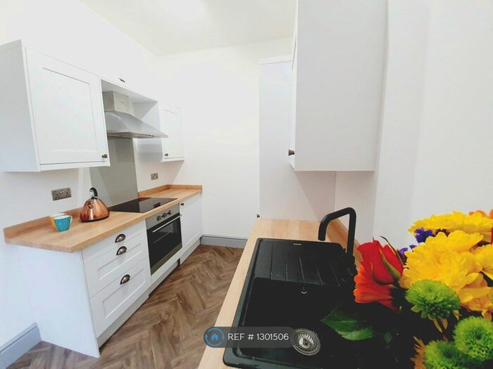 2 Bedroom Flat To Rent In Market Place, Long Eaton, Nottingham NG10