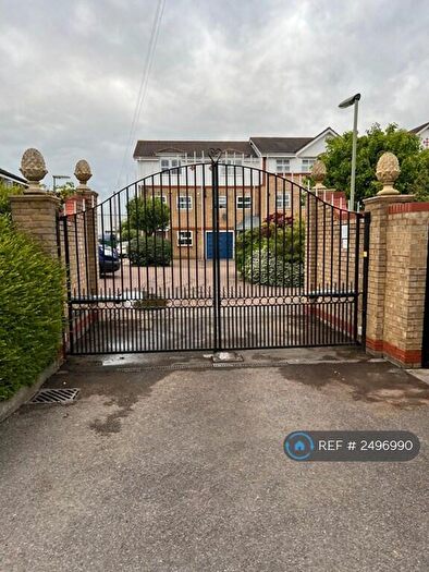 4 Bedroom Semi-Detached House To Rent In Stocton Close, Guildford, GU1