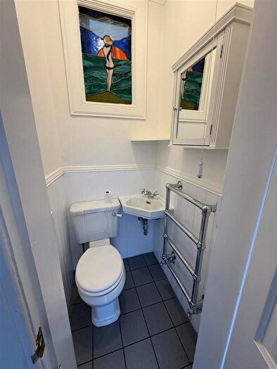 1 Bedroom Cottage To Rent In Jubilee Bank, Lenzie, G66