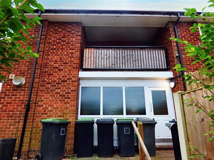 3 Bedroom Flat To Rent In Gibbons Avenue, Stapleford, Nottingham, NG9