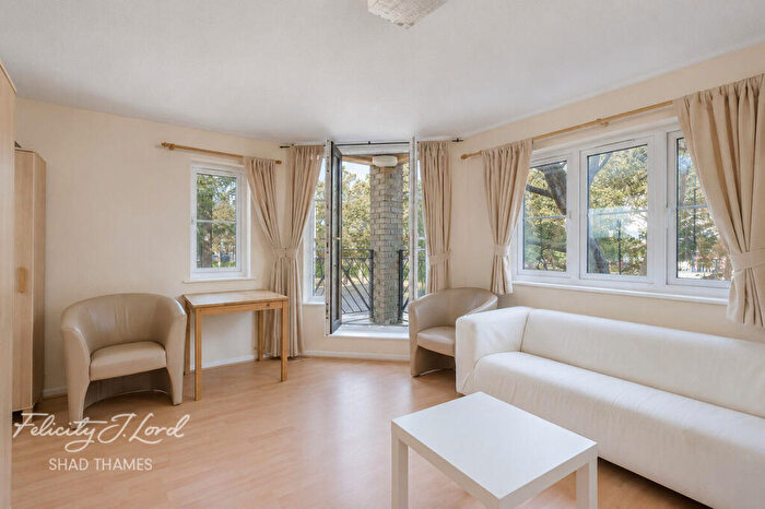 2 Bedroom Flat To Rent In Brunswick Quay, London, SE16