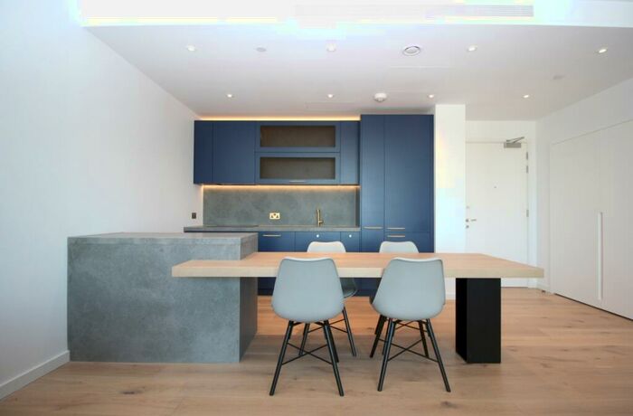 2 Bedroom Flat To Rent In Orchard Place, Canning Town, London, E14