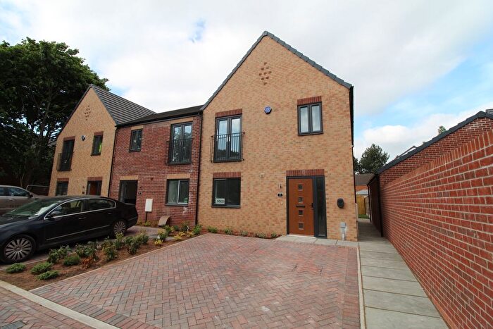 3 Bedroom End Of Terrace House To Rent In Olympus Close, Auckley, Doncaster, DN9