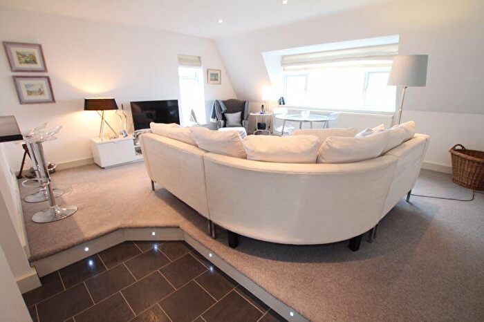 2 Bedroom Flat For Sale In Marine Road, Deal, CT14