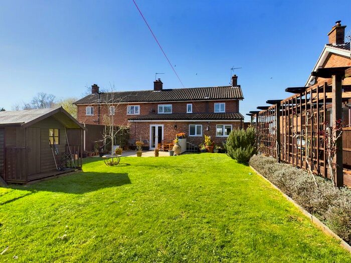 3 Bedroom Semi-Detached House For Sale In Church Close, Wilby, IP21