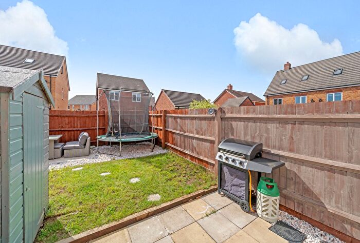 3 Bedroom End Of Terrace House For Sale In Dawkes Road, Longford, Gloucester, Gloucestershire, GL2