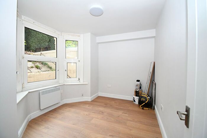 1 Bedroom Flat To Rent In Barking Road, London, E13