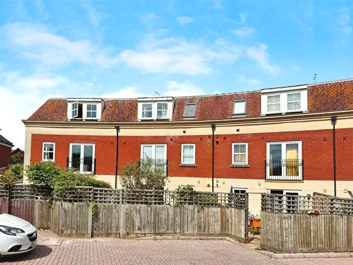 2 Bedroom Flat For Sale In Cranford Avenue, Exmouth, Devon, EX8