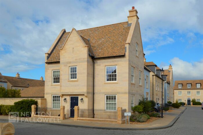4 Bedroom Town House To Rent In Hereward Place, Stamford, PE9