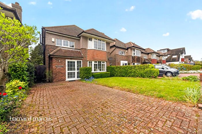 4 Bedroom Detached House For Sale In Lloyd Park Avenue, Croydon, CR0