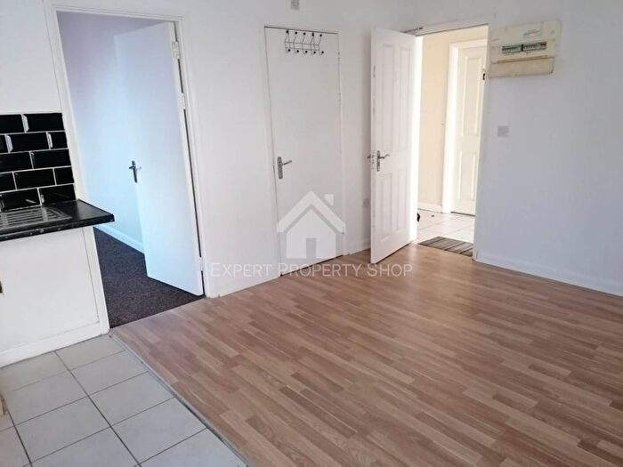 1 Bedroom Property To Rent In Flat . White Swan, Worksop, Notts, S80