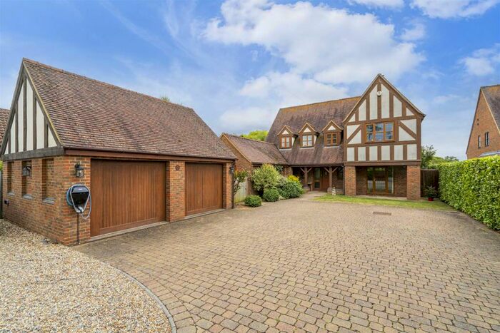 5 Bedroom Detached House For Sale In Upton End Road, Shillington, SG5