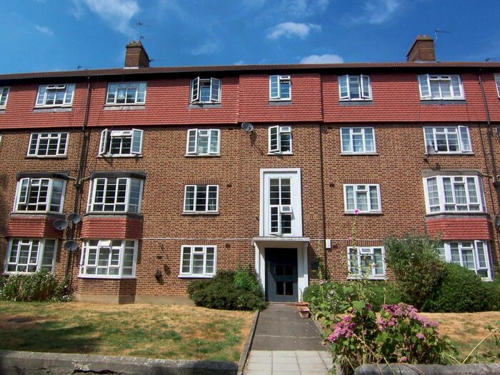 Studio To Rent In Bushey Road, London SW20