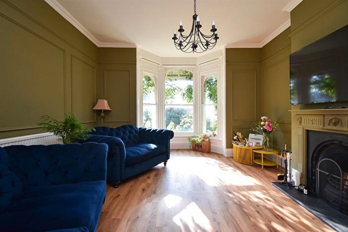 3 Bedroom Maisonette For Sale In Hollington Park Road, St. Leonards-On-Sea, TN38