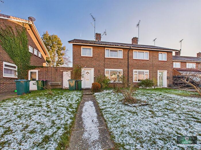 3 Bedroom Semi Detached House For Sale In Shackleton Road, Crawley, RH10