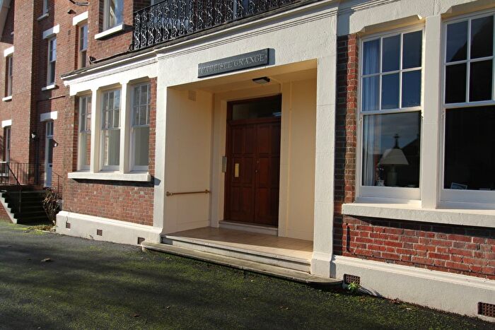 2 Bedroom Flat For Sale In Grange Road, Eastbourne, BN21