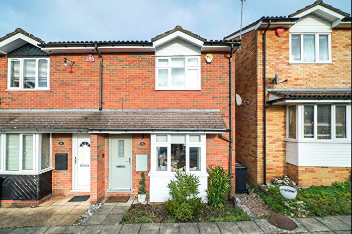 2 Bedroom End Of Terrace House For Sale In Appletree Gardens, Barnet, EN4