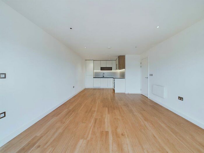 2 Bedroom Flat To Rent In Beaufort Square, Colindale, – Bedrooms Flat, NW9