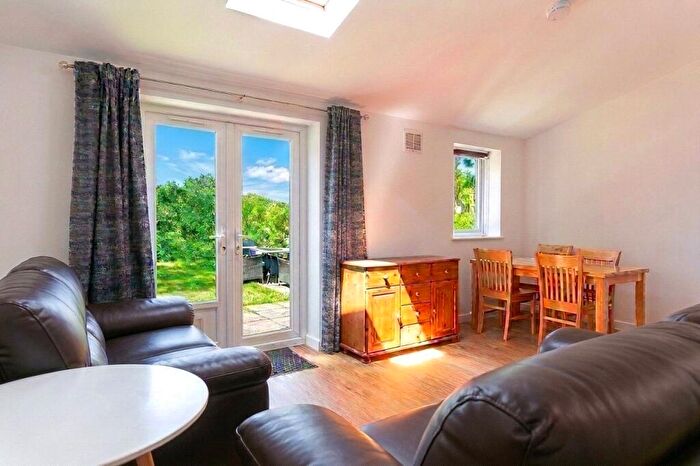 4 Bedroom Semi Detached House To Rent In Ascot Road, Southmead, Bristol, BS10