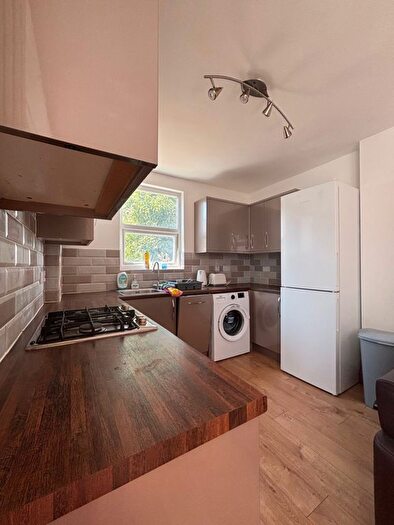 5 Bedroom Terraced House To Rent In Diana Street, Roath, CF24