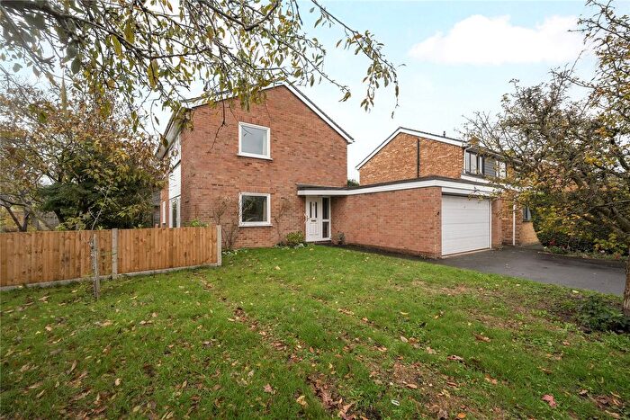 4 Bedroom Detached House For Sale In Ripley, Surrey, GU23