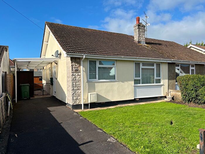 2 Bedroom Semi-detached Bungalow For Sale In Coalbridge Close, Worle, Weston-Super-Mare, BS22