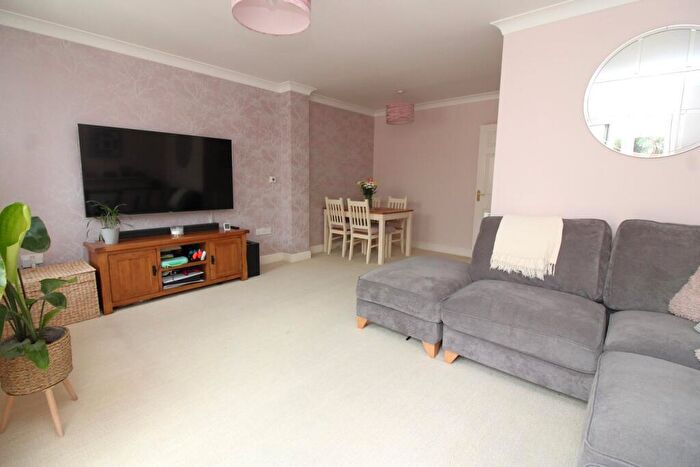 3 Bedroom End Of Terrace House For Sale In Jubilee Close, Henlow, SG16