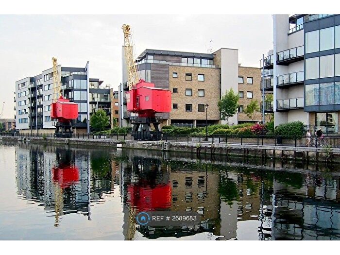 2 Bedroom Flat To Rent In Boardwalk Place, London, E14