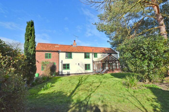 3 Bedroom Detached House To Rent In Town Street, Hickling, NR12