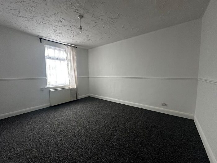 1 Bedroom Flat To Rent In Collier Row Road, London, RM5