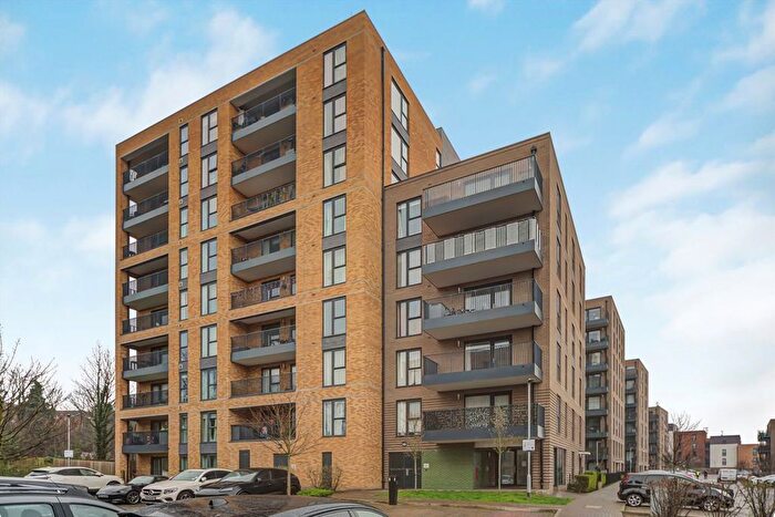 3 Bedroom Flat For Sale In Bowen Drive, Charlton, SE7