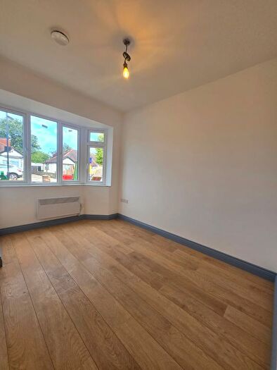 Studio To Rent In Manor Avenue, Northolt, UB5