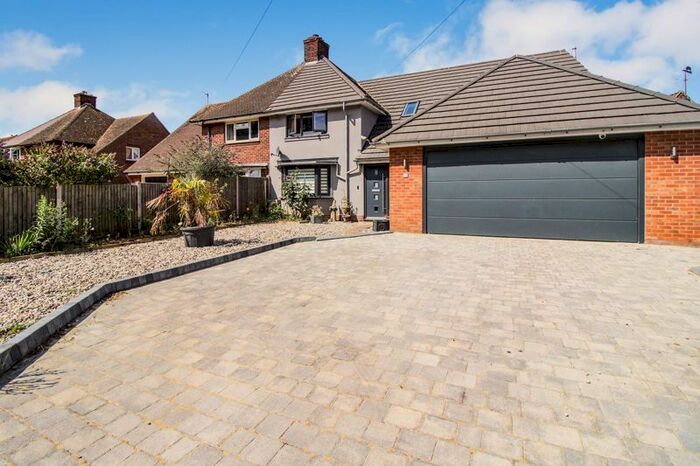 4 Bedroom Semi-Detached House To Rent In Willington Road, Cople, Bedford, MK44