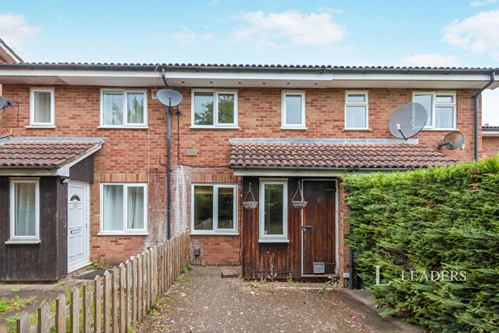 1 Bedroom House To Rent In Waverley Court, Woking, GU22