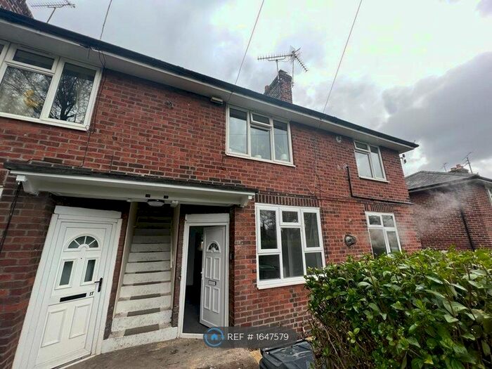 2 Bedroom Flat To Rent In Central Avenue, Wrexham, LL12