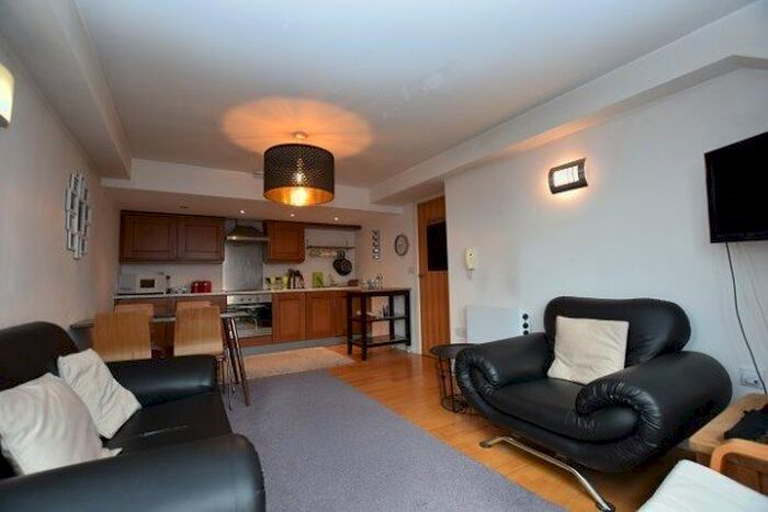 2 Bedroom Flat To Rent In West Street, Sheffield, S1