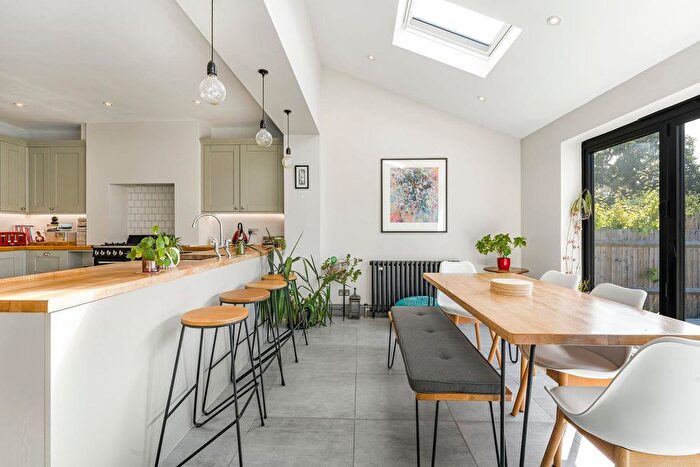 4 Bedroom Terraced House For Sale In Arthur Road, Motspur Park, KT3