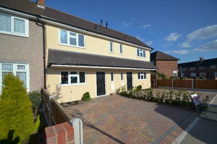 3 Bedroom Semi-Detached House To Rent In Rodney Way, Romford, RM7