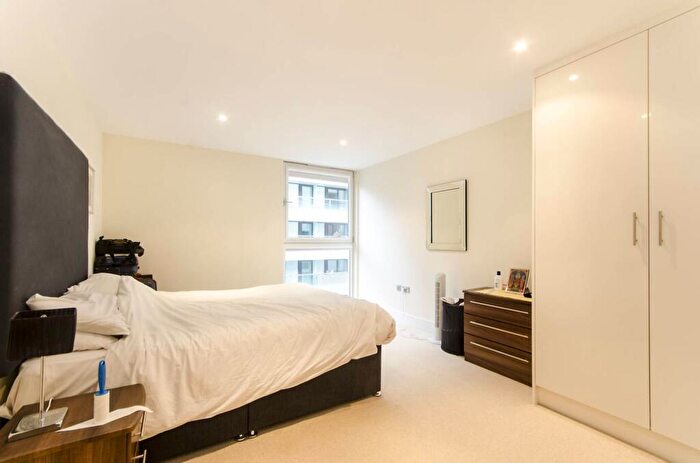 1 Bedroom Flat To Rent In Cobalt Point, Canary Wharf, London, E14