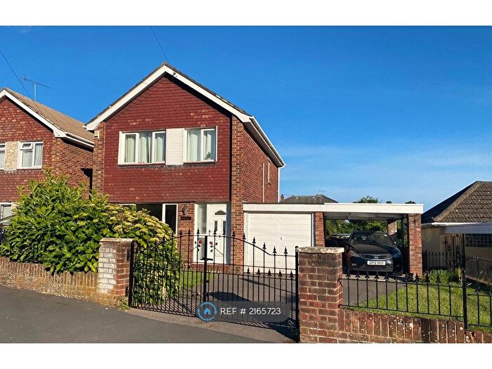 3 Bedroom Detached House To Rent In Warren Close, Southampton, SO16