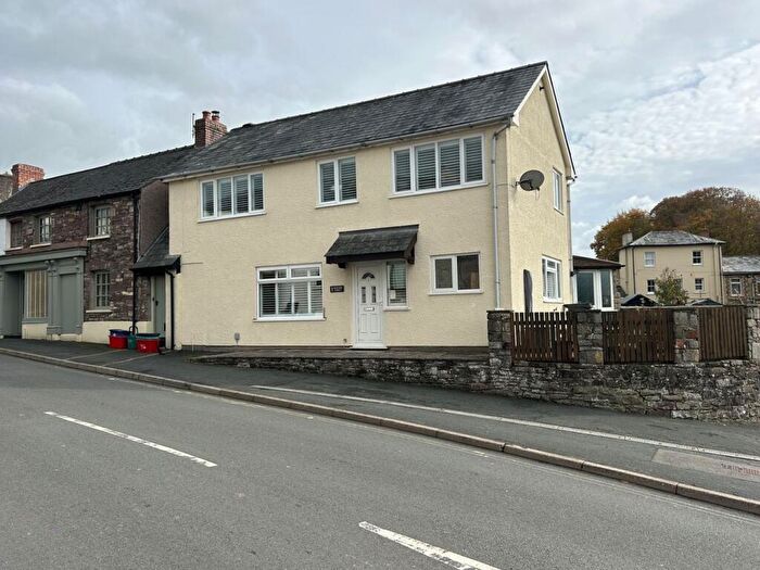 3 Bedroom House For Sale In Maendu Street, Brecon, LD3