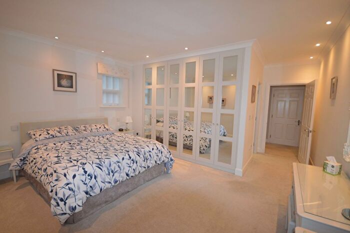 3 Bedroom Flat To Rent In De Havilland Drive, Hazlemere, HP15