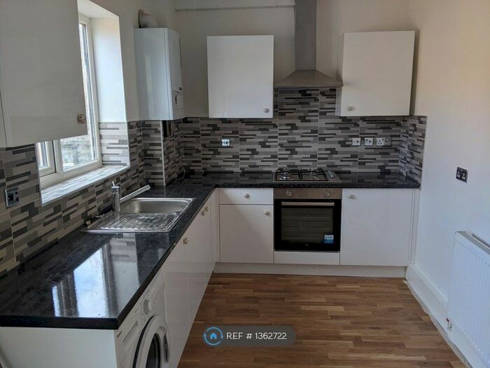 2 Bedroom End Of Terrace House To Rent In Gedeney Road, London, N17