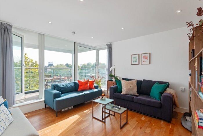 1 Bedroom Flat For Sale In Warwick Road, London, W14