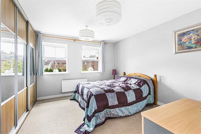 3 Bedroom Terraced House For Sale In London Road, Welwyn, AL6