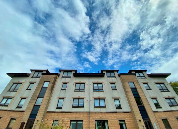 2 Bedroom Flat To Rent In Cleveden Road, Kelvindale, Glasgow, G12